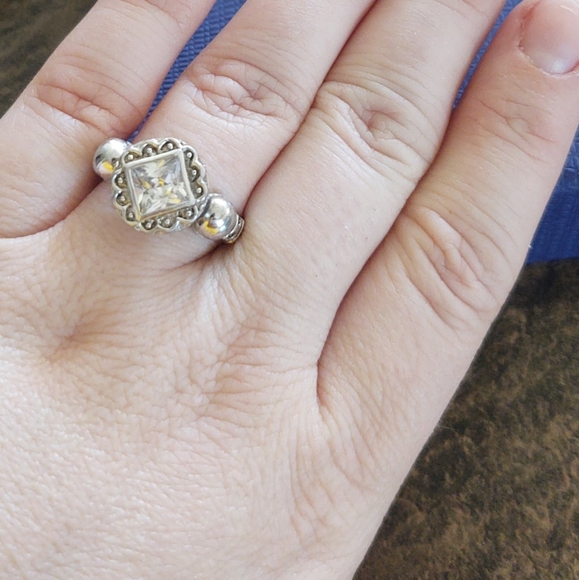 Fifth Avenue Jewellery Ring size 8 - Picture 2 of 3